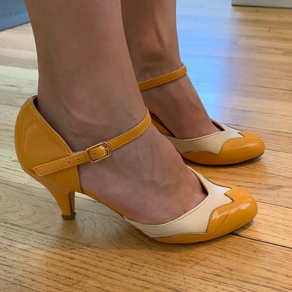 Vintage yellow and white shoes - Picture 3 of 4
